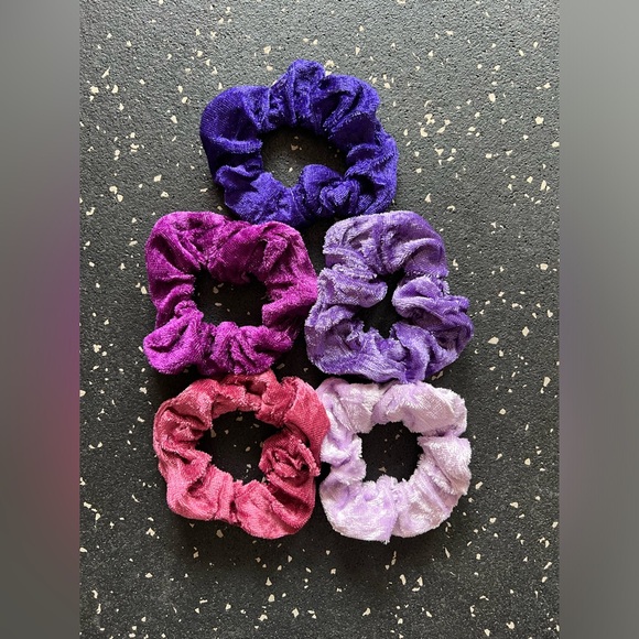 💜 Velvet Scrunchie Bundle - 5 Purples - Picture 2 of 3